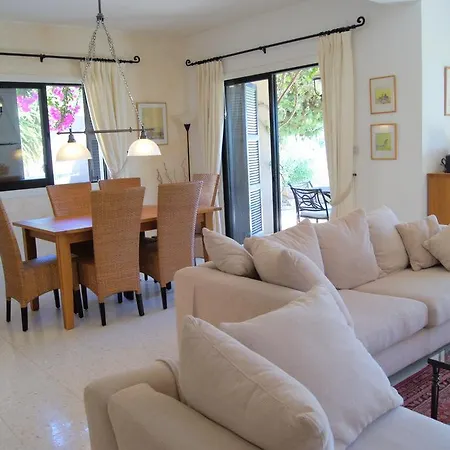 Villa Kamares Pafos